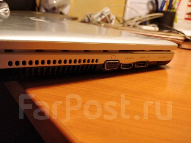 Sony VAIO VPC-EB3S1R. 15.5", 2,5����, ��� 4 ��, ���� 500���, WiFi: 1, Bluetooth: 1, ����������� �� 1��. ����