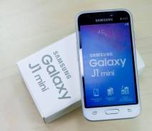 Samsung Galaxy J1 Mini. Б/у, 8 Гб, Белый, 3G, Dual-SIM