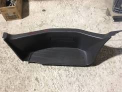 Порог пластиковый. Toyota: Grand Hiace, Granvia, Touring Hiace, Hiace Regius, Regius Двигатели: 1KZTE, 3RZFE, 5VZFE, 5L