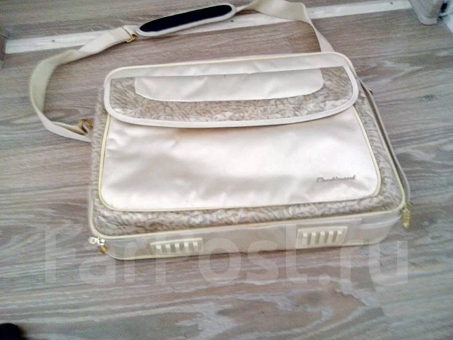 HP Pavilion g6. 15.6", 2,6����, ��� 4 ��, ���� 300���, WiFi: 1, Bluetooth: 1, ����������� �� 2��. ����