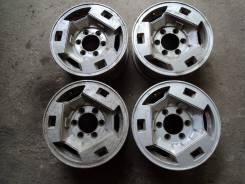 Nissan. 7.0x15", 6x114.30