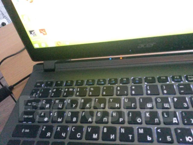 Acer Aspire V7. 15.6", 2,3����, ��� 8 ��, ���� 500���, WiFi: 1, Bluetooth: 1, ����������� �� 2��. ����