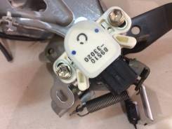 Концевик под педаль тормоза. Toyota: Yaris, Crown, Aurion, Sienta, Vitz, Prius C, iQ, Corolla Axio, Camry, Corolla Fielder, EQ EV, Aqua Двигатели: 1NZ...