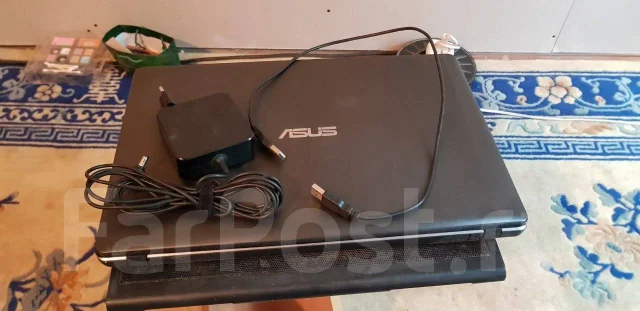 Asus X550V. 15.6", 2,6����, ��� 4 ��, ���� 500���, WiFi: 1, Bluetooth: 1, ����������� �� 1��. ����