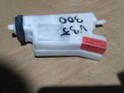 Замок лючка бензобака. Nissan Skyline, HV35, NV35, PV35, V35 Nissan Stagea, HM35, M35, NM35, PM35, PNM35 Двигатели: VQ25DD, VQ30DD, VQ35DE, VQ25DET
