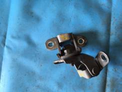Крепление двери. Toyota Corolla Axio, NZE120, ZZE122 Toyota Corolla Fielder, CE121, CE121G, NZE121, NZE121G, NZE124, NZE124G, ZZE122, ZZE122G, ZZE123...