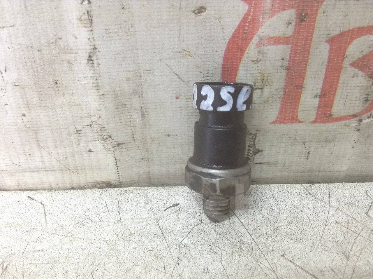 Датчик давления масла опель зафира 1. Датчик давления масла opel astra j. 8. 8. Датчик давления масла вектра б 1.