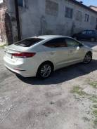 Hyundai Elantra. С водителем