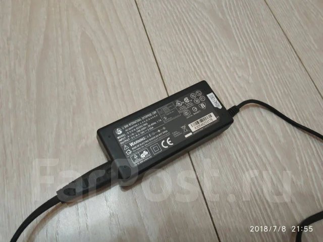Fujitsu Amilo Pro V3515. 15", 1,7����, ��� 512 ��, WiFi: 1, Bluetooth: 1, ����������� �� 100��. ����