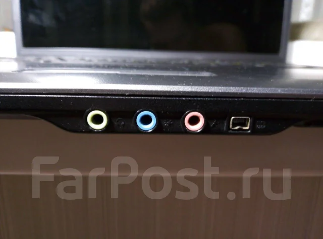 Roverbook Voyager. 2 200����, ��� 1024 ��, ���� 80���, WiFi: 1 ����