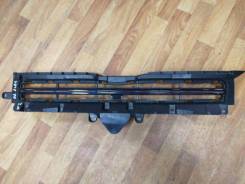 Решетка радиатора. Toyota Voxy, ZRR70, ZRR70G, ZRR70W, ZRR75W, ZRR75G Двигатели: 3ZRFAE, 3ZRFE