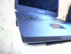Dell Alienware. 18", ��� 8 ��, ���� 10 000���, WiFi, Bluetooth, ����������� �� 1��. ����