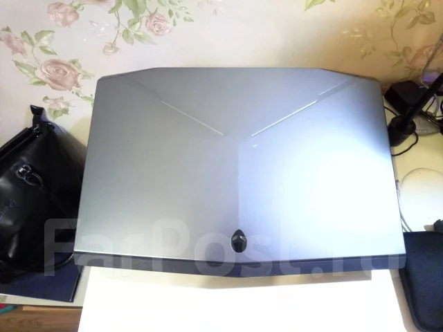 Dell Alienware. 18", ��� 8 ��, ���� 10 000���, WiFi: 1, Bluetooth: 1, ����������� �� 1��. ����
