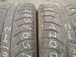 Bridgestone Ice Cruiser 7000. Зимние, без шипов, 2011 год, 70 %, 2 шт