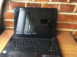 Asus A42F. 14.1", 2 000����, ��� 2048 ��, ���� 320���, WiFi, Bluetooth, ����������� �� 3��. ����