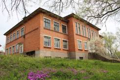 Нежилое здание 1136 кв. м. на въезде в г. Партизанск. Улица Профсоюзная 2, р-н Партизанский, 1 136 кв. м. Дом снаружи