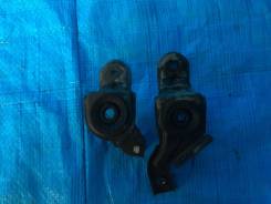 Крепление радиатора. Nissan R'nessa, N30, NN30, PNN30 Nissan Presage, NU30, TNU30, TU30, U30, VNU30, VU30 Nissan Bassara, JNU30, JTNU30, JTU30, J...