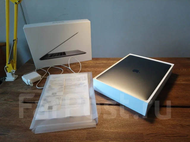 Apple MacBook Pro 15 2017 Mid MPTR2. 15.4", 2,8����, ��� 8 ��, ���� 256���, WiFi: 1, Bluetooth: 1, ����������� �� 24��. ����