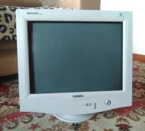 Philips. 17", ���������� ��� (CRT)