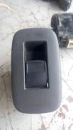 Кнопка стеклоподъемника. Toyota Blade Toyota Auris, ZRE154H, ZRE152H, ZRE151, NRE150, NZE151H, NZE154H, ZRE152 Двигатели: 2ZRFE, 1ZRFE, 1ZRFAE, 1NRFE...