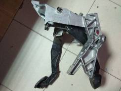Накладка на педаль. Volkswagen Passat, 3B2, 3B3, 3B5, 3B6 Audi: A6 allroad quattro, RS6, A4, S6, A6, RS4, S4 Skoda Superb Двигатели: 1Z, ACK, ADP, ADR...