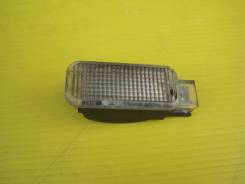 Плафон подсветки двери с крышкой Volkswagen Passat B5