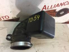 Патрубок воздухозаборника. Suzuki Escudo, TA74W, TD54W, TD94W Suzuki Grand Vitara