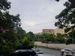 Сдается 2 кабинета в офисном помещении. 25 кв. м., улица Постышева 33, р-н Столетие. Вид из окна