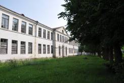 Продам здание бывшей средней школы в городе