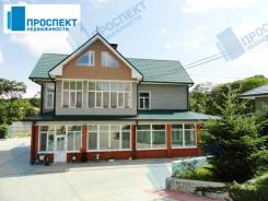 Продается отличный коттедж по себестоимости. Дорожная 69, р-н п Сиреневка, площадь дома 275 кв. м., скважина, электричество 15 кВт, отопление твердото...