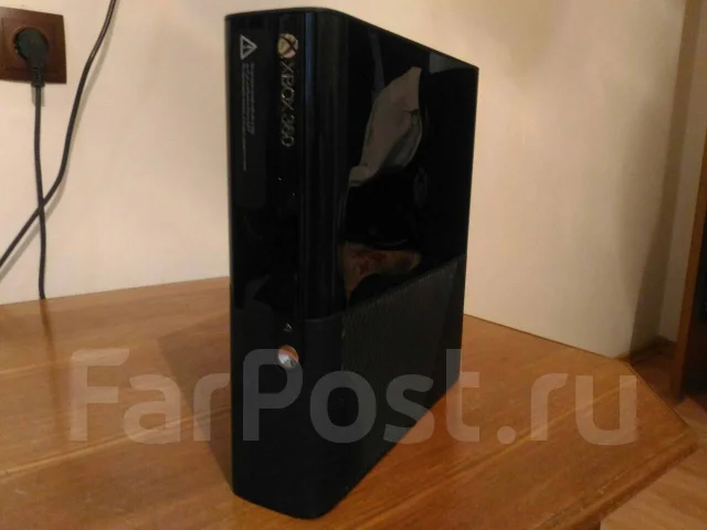 Microsoft Xbox 360 E ����