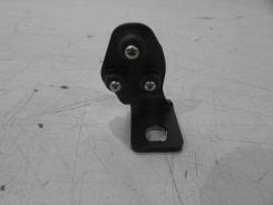 Кронштейн фары. Audi Q5, 8RB Двигатели: AAH, CAEB, CAGA, CAGB, CAHA, CAHB, CALB, CCWA, CCWB, CDNA, CDNB, CDNC, CGLA, CGLB, CHJA, CJCA, CJCB, CMGA