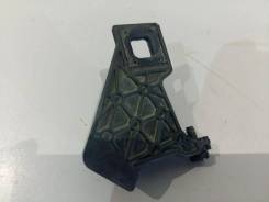 Кронштейн фары. Audi A4, 8K5/B8 Двигатели: CABA, CABB, CAEA, CAEB, CAGA, CALA, CAPA, CCLA, CCWA, CDHA, CDHB, CDNB, CDNC, CJCA