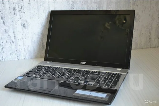 Acer Aspire V3-571G. 15.6", 2,4����, ��� 4 ��, ���� 500���, WiFi: 1, Bluetooth: 1 ����
