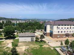 3-комнатная, Славянка, Героев Хасана 11. 70 кв. м. Вид из окна днем