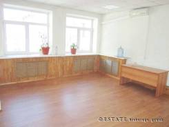 Сдам Хороший офис за приемлемые деньги. Без доп. платежей. 32 кв. м., улица Верхнепортовая 12а, р-н Центр. Интерьер