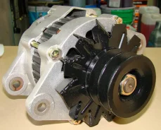 ��������� 37300-8Y050 Hyundai Mega Truck D6DA HD500 HD2 37300-8Y050 ����
