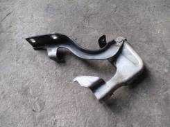 Крепление капота. Opel Antara Двигатели: A22DM, A24XE, A24XF, A30XF, A30XH, B20DTH, Z20DM, Z20DMH, Z24XE, Z32SE