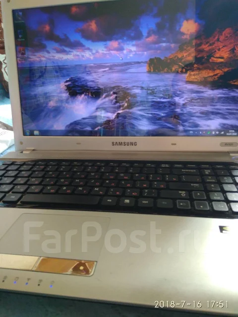Samsung RV520. 15.6", 2,3����, ��� 4 ��, ���� 500���, WiFi: 1, Bluetooth: 1, ����������� �� 2��. ����