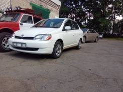 Toyota Platz. Без водителя
