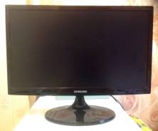 Samsung. 21.5", технология ЖК (LCD)