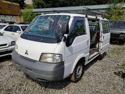 Mitsubishi Delica. SK22M200565, R2