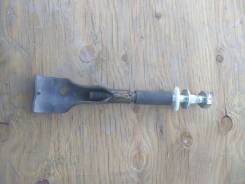 Крепление запасного колеса. Toyota Ipsum, ACM21, ACM21W, ACM26, ACM26W Toyota Avensis Verso, ACM20, ACM21, CLM20 Toyota Picnic, ACM20, ACM20R, ACM21...