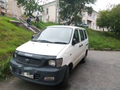 Toyota Noah. Без водителя