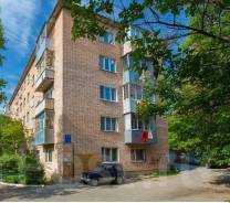 2-комнатная, улица Полетаева 17. Седанка, частное лицо, 47 кв. м. Дом снаружи
