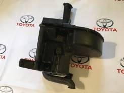Бачок стеклоомывателя. Toyota Land Cruiser, FZJ100, FZJ105, HDJ100, HDJ100L, HDJ101, HDJ101K, HZJ105, HZJ105L, UZJ100, UZJ100L, UZJ100W Toyota Celsior...