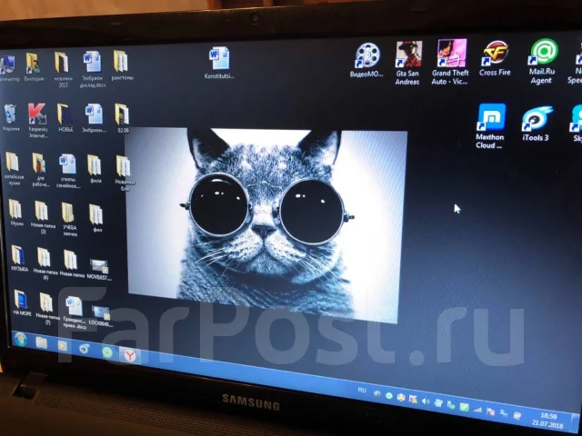 Samsung 300E5C. 15.6", ��� 8 ��, ���� 8���, WiFi: 1, Bluetooth: 1, ����������� �� 5��. ����