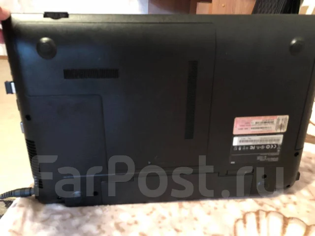 Samsung 300E5C. 15.6", ��� 8 ��, ���� 8���, WiFi: 1, Bluetooth: 1, ����������� �� 5��. ����