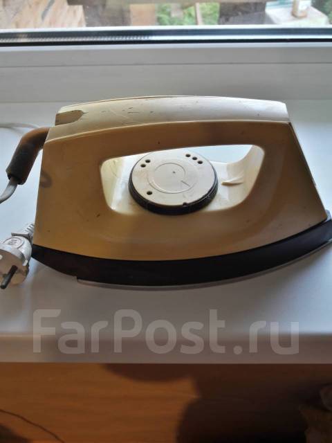 Утюг старый ссср рабочий, б/у, в наличии. Цена: 600₽ в Артеме