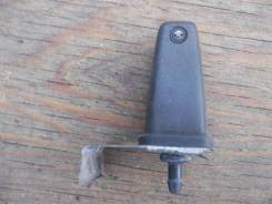 Форсунка омывателя. Toyota Lite Ace, CR21, CR21G, CR22, CR22G, CR27, CR27V, CR28, CR29, CR29G, CR30, CR30G, CR31, CR31G, CR36, CR36V, CR37, CR38, CR38...